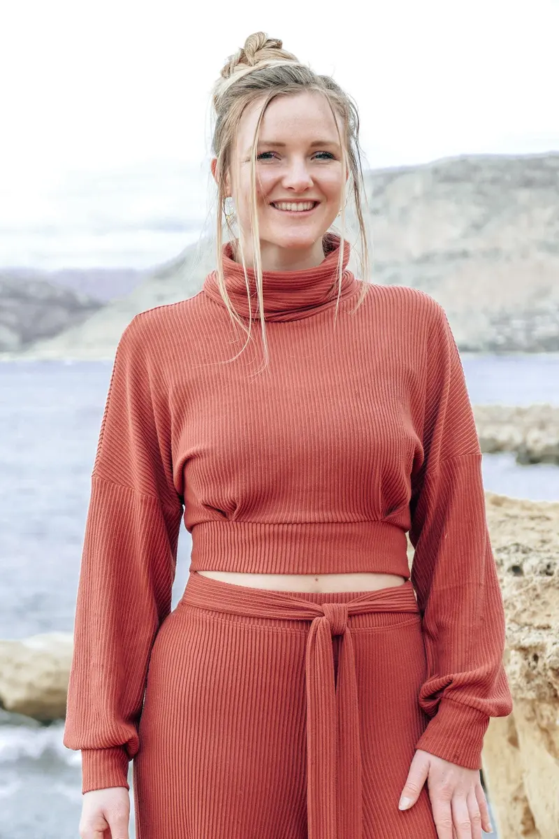 Aila Crop Pulli Cider – Lässiger Pullover aus LENZING™ Viscose | Ballonärmel