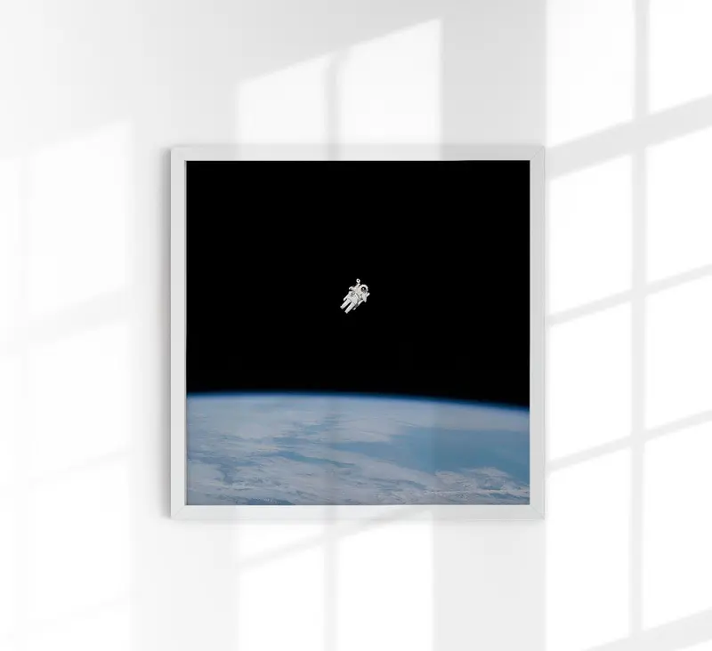 Astronaut in Raumanzug NASA Poster – Handdrucke Berlin
