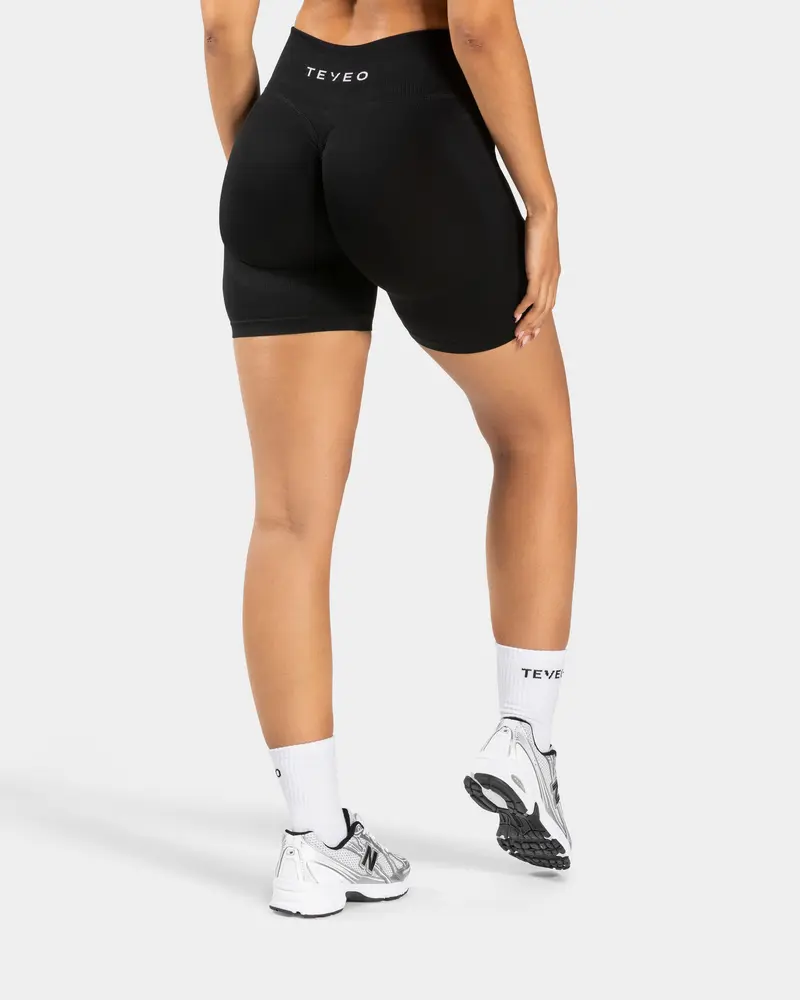 Charming Pro Lifted Scrunch Shorts "Schwarz"