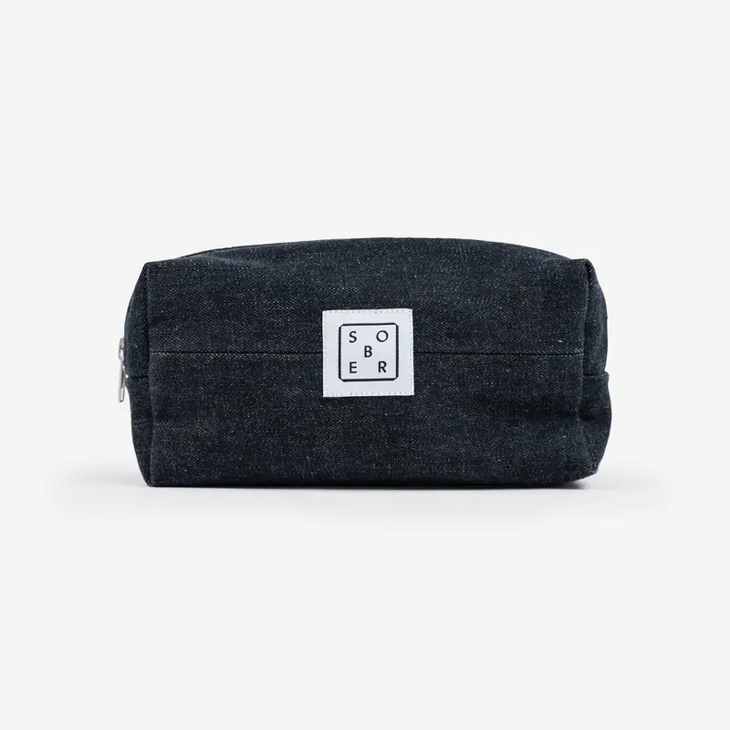Denim Wash Bag – Upcycling-Kulturtasche aus Jeansstoffresten