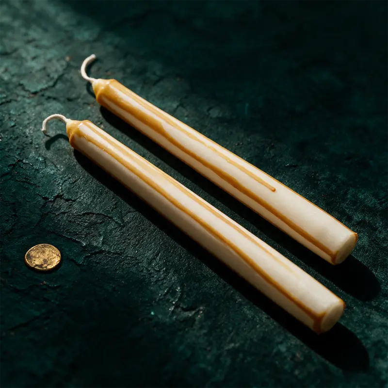 Drip-Kerzen Set Karamell | 2 abstrakte Stabkerzen aus Sojawachs, 25 cm