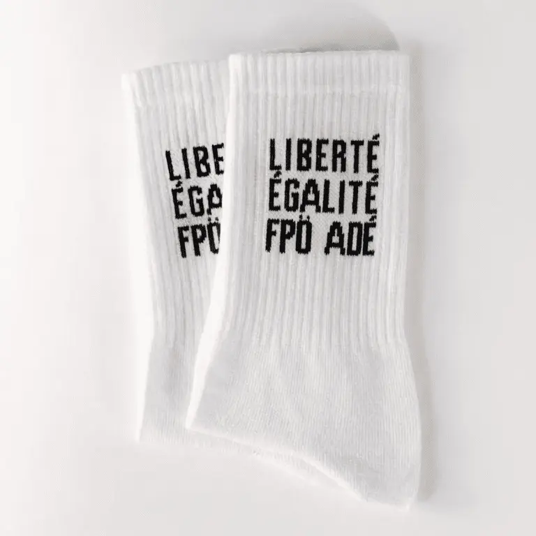 FPÖ ADÉ Statement Socken weiß Bio-Baumwolle