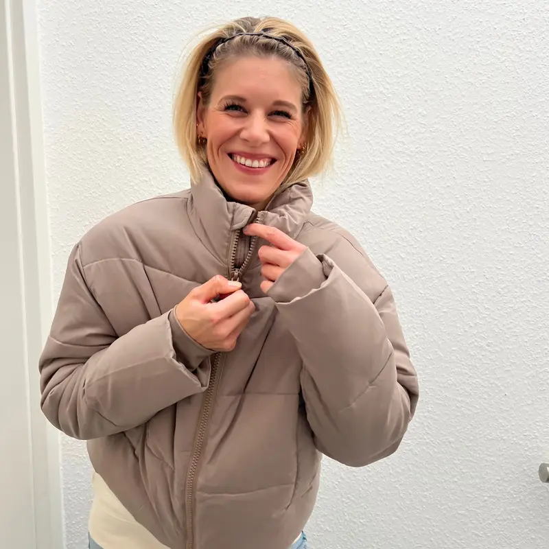 Girlfriend Collective Puffer Jacket "Cropped"