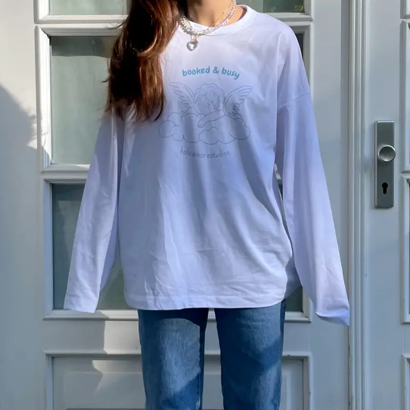 Hola Amor Estudios Longsleeve "Angel"