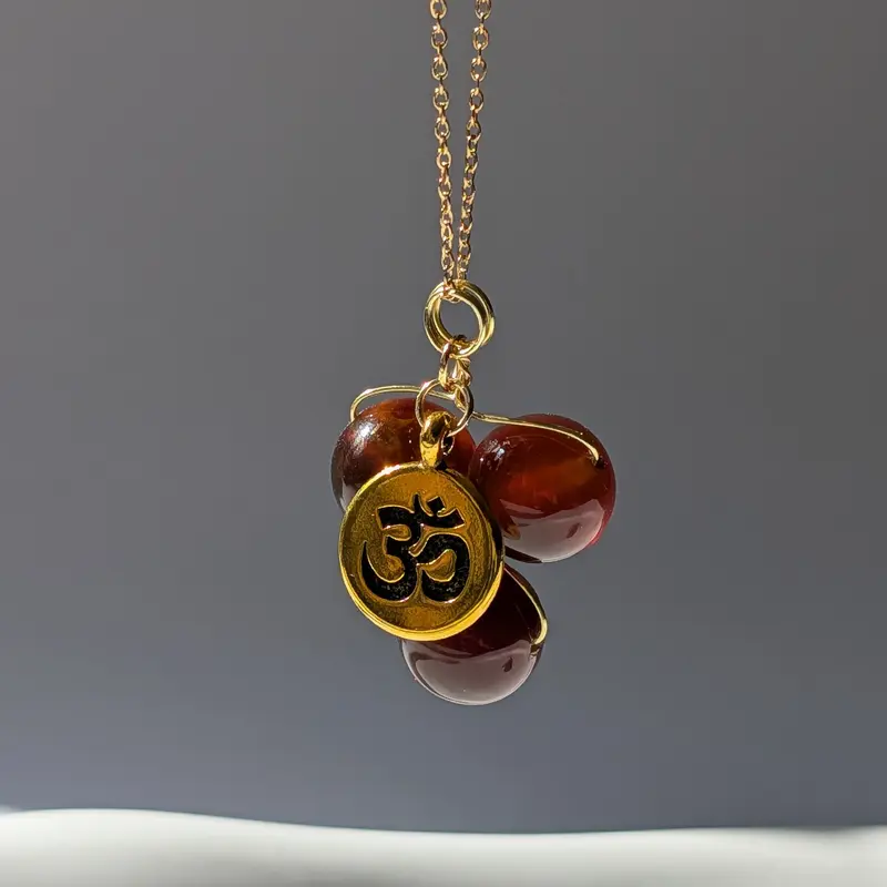 Karibische Bernstein Halskette mit spirituellem Anhänger