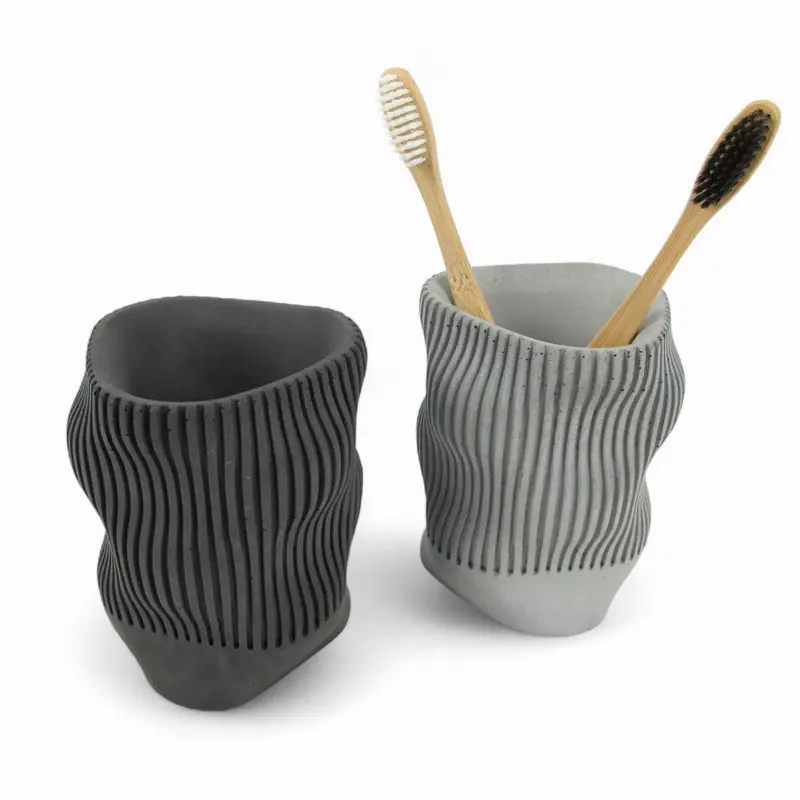 Kuppi Becher aus Beton – Zahnbürstenhalter & Stifthalter