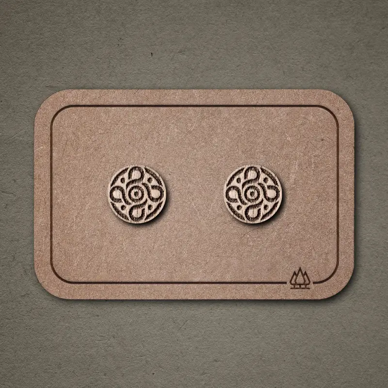 Ohrstecker aus Holz Mandala N°3 – handgefertigt