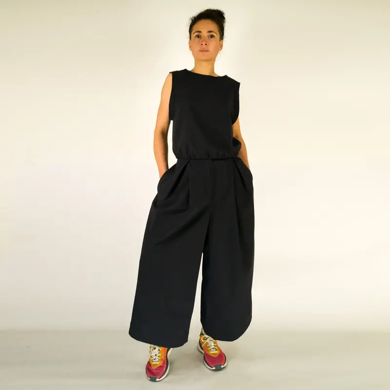 PANTS SMART BLUE – Weite Wollhose mit Bundfalten, handgefertigt Berlin