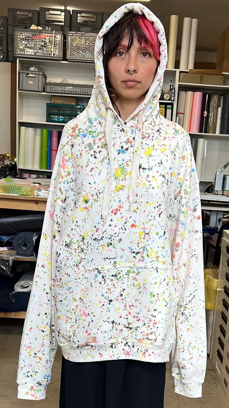 Pollo Hoody – handbemalter Unisex-Hoodie mit abstraktem Drip-Print