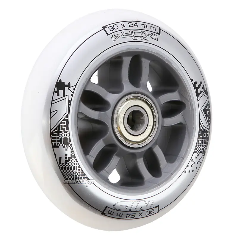 PU 90x24 82A WEIß (4 Stk.) + ABEC-7 CHROME (8 Stk.) SET NILS EXTREME