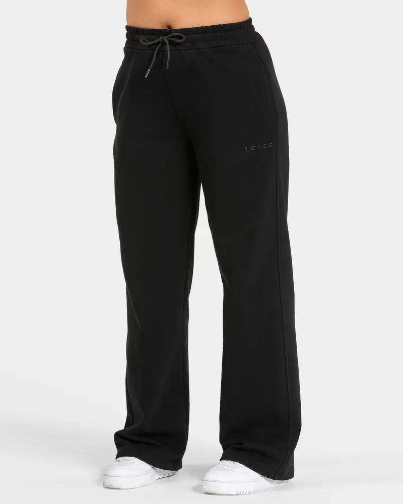RI’VAIV Straight Leg Jogger "Schwarz"