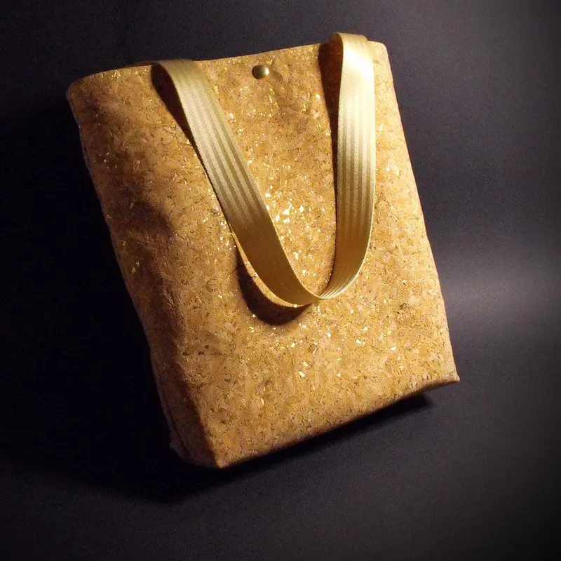 Shopper – Korktasche Natur & Gold | Nachhaltig | Vielseitig