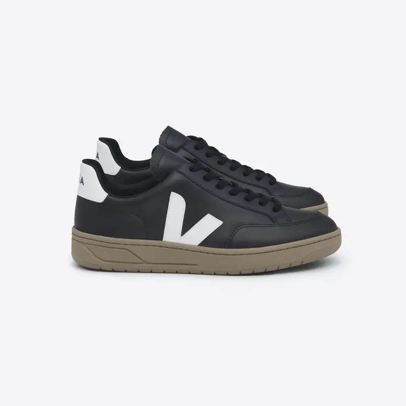 VEJA Sneaker "V-12 LEATHER"