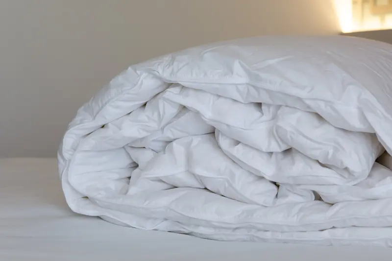 Winter Daunendecke Comfort – 90 % Gänsedaunen, Mako-Baumwolle, Kassendecke
